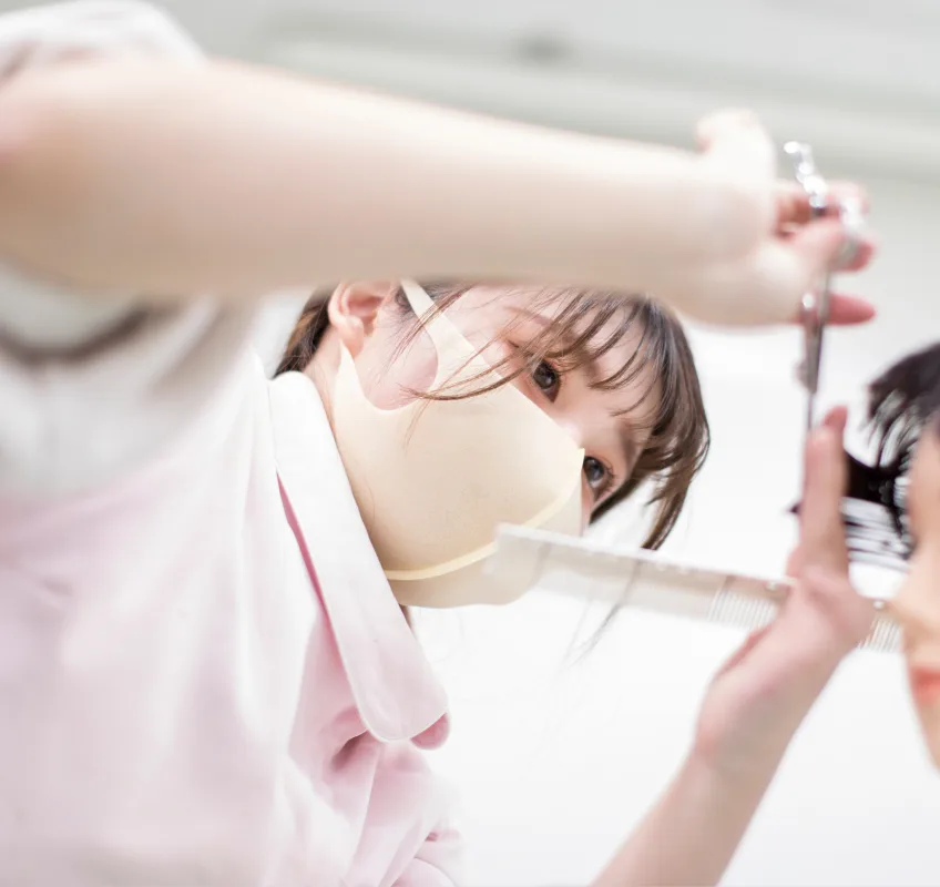 ヘアカット実習の様子